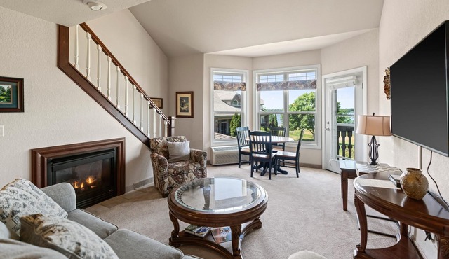 Spacious Lakeside Condo at Tagalong Golf Resort with Indoor Pool and Hot Tub