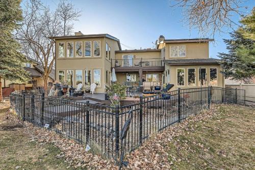 Spacious Lakeside Suite with Golf Course Views near Denver – Broomfield, company