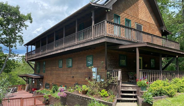 SPACIOUS LAKESIDE HOME WITH GORGEOUS VIEWS & 126 FT OF PRIVATE BEACH