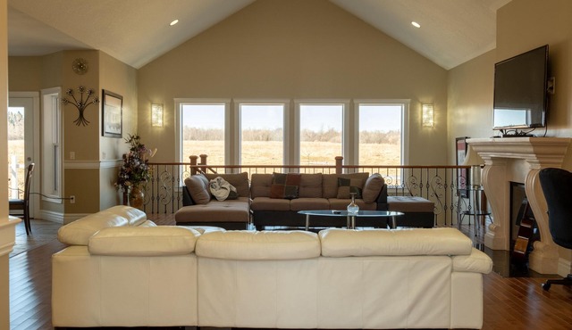 ✨️ Spacious Lakeview Retreat in Scenic Wine Country ✨️