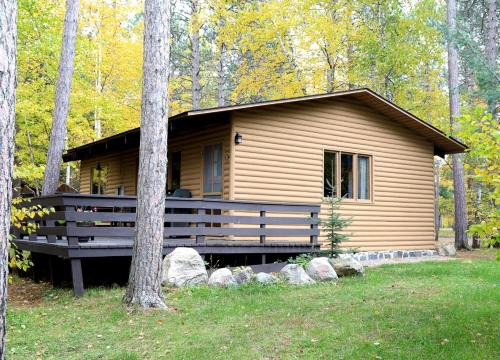Spacious Lakeview Cabin with Large Deck & Rock Fireplace Near Babbitt, Minnesota