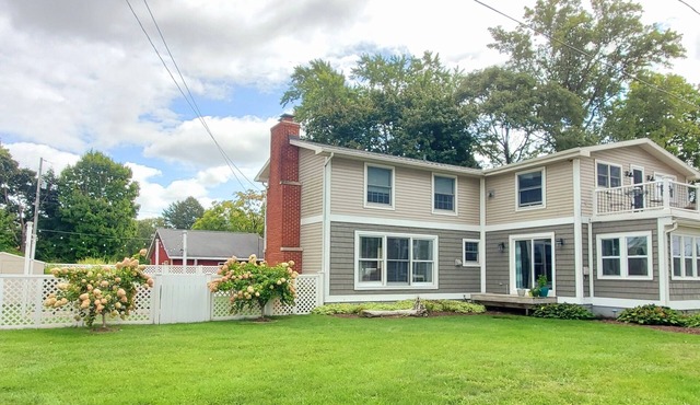 Spacious lakeview home within minutes of beaches, state parks and shopping.
