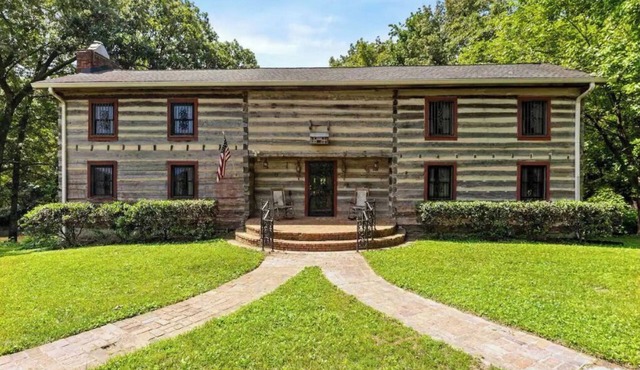 Spacious Large Cabin at Harding near I-65/Downtown Franklin