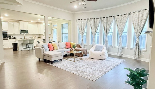 Spacious Lawrenceville Family Home: Quiet, Comfy & Near Shops
