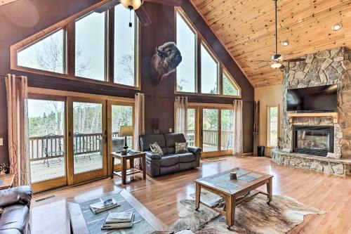 Spacious Lead Getaway with Private Hot Tub and Deck!