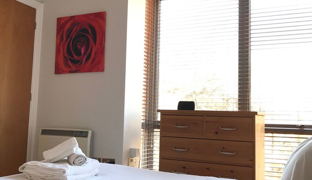 Spacious, Light and airy comfortable 2 bedroom apartment