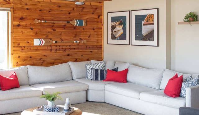 Spacious light-filled house near Stillwater - The Stone's Throw Riverhouse