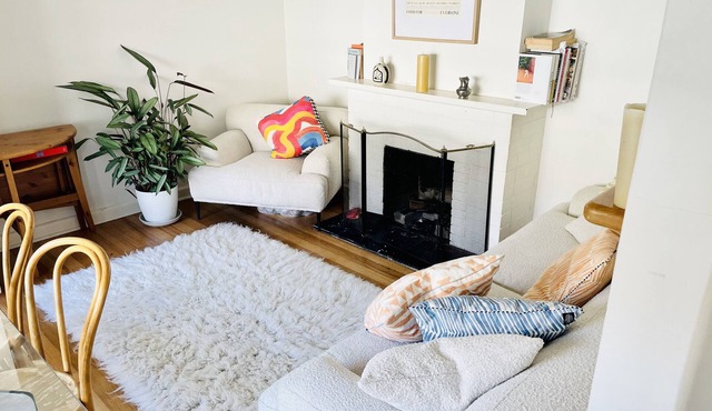 Spacious & light-filled, Elm St makes for a homely holiday