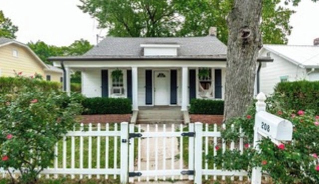 Spacious, light-filled home near Marina; 20 min to downtown Nashville