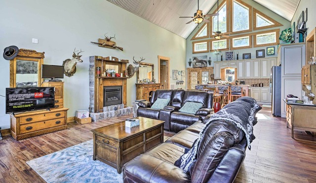 Spacious Lineville Home w/ Deck + Mtn Views!