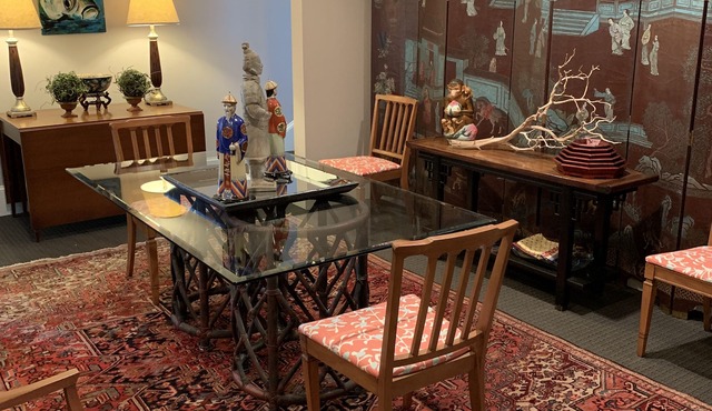 Spacious living in Historic Georgetown with shops, dining, museums steps away!