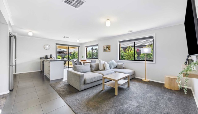 Spacious Living, Lucas