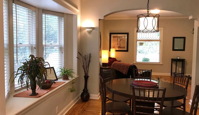 Spacious Lk Harriet 2BR, great walking neighborhood yet min to downtown and MOA