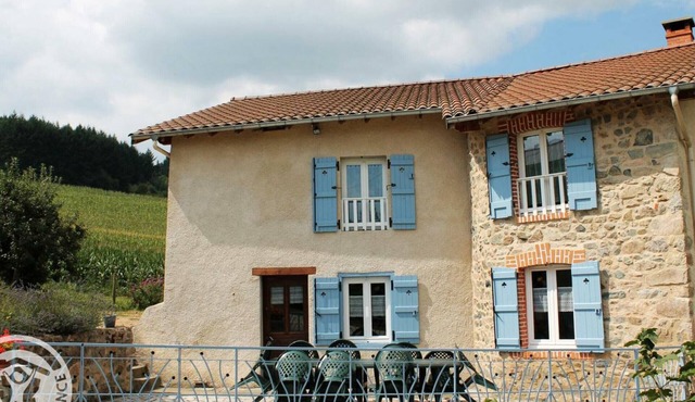 Spacious lodging in nature with fireplace and outdoor activities