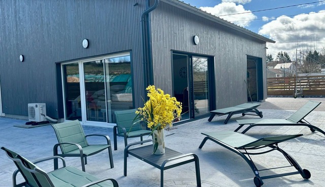 Spacious lodge in Sanchey near the lake, sauna, games, close to nature