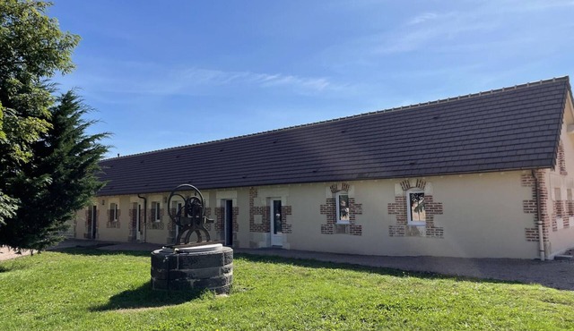 Spacious lodging with air conditioning in the countryside