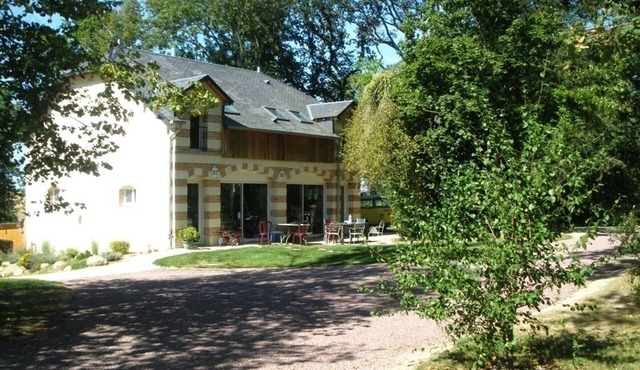Spacious lodging in Touraine, 8 ppl, private garden, tranquility