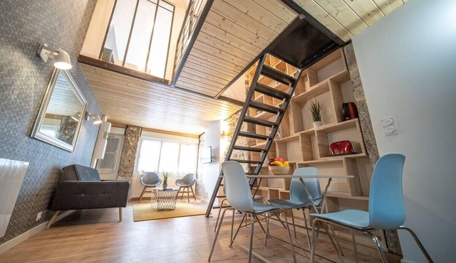 🏠 Spacious Loft in La Guillotière | 2 Bedrooms | Lyon 7
