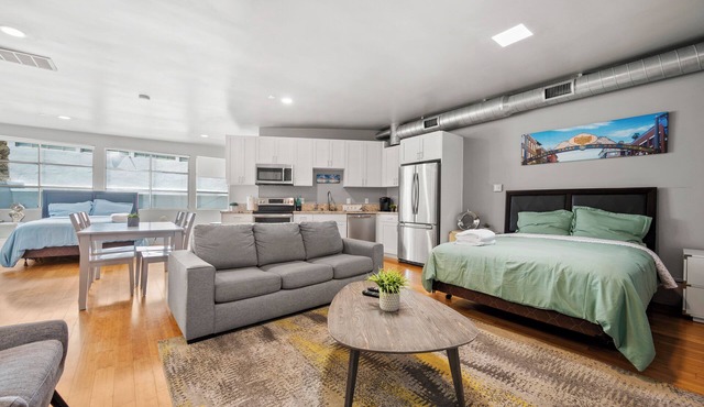 Spacious Loft near Gaslamp/Little Italy in Downtown San Diego