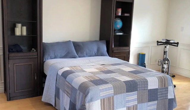 Spacious loft near University of Sherbrooke