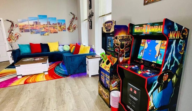 Spacious Loft Overlooking Downtown