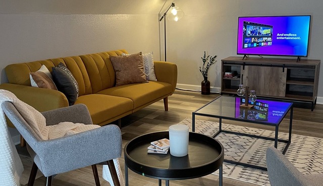 SPACIOUS LOFT STEPS AWAY FROM DT FLORENCE!