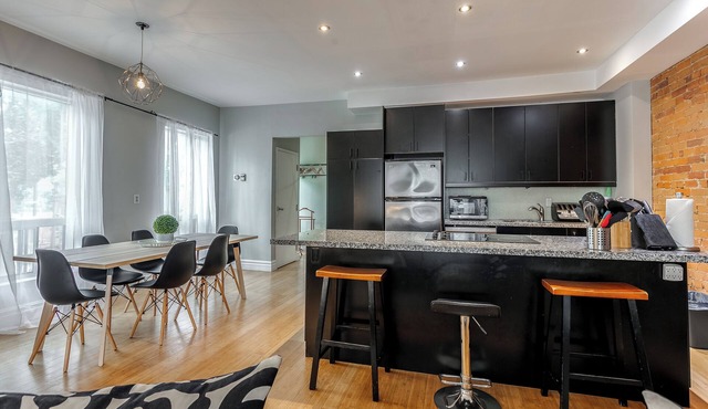 Spacious Loft w/Victorian Charm & Balcony!