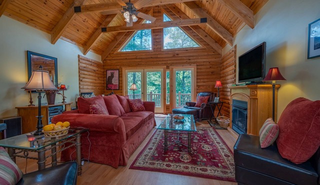 Spacious Log Cabin in community with Lake and River Access.