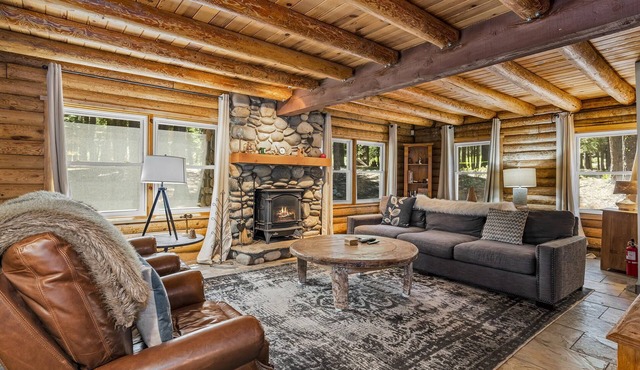 Spacious Log Cabin | King Suite, Hot Tub, Arcade, EV Charger + Rec Access