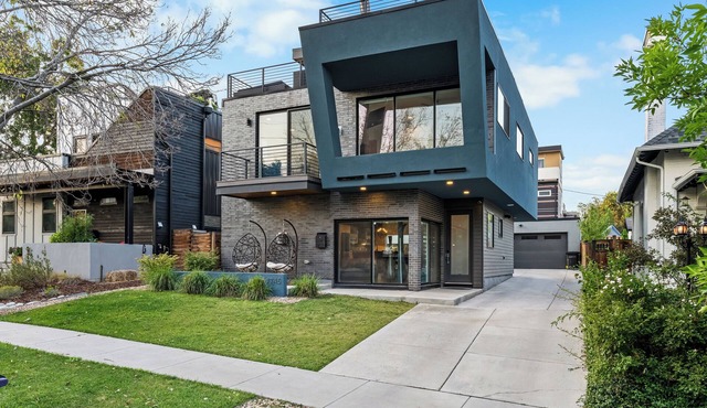 Spacious LoHi Home With Denver Skyline Rooftop Views