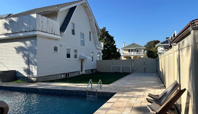 Spacious Long Beach home, steps to beach & train