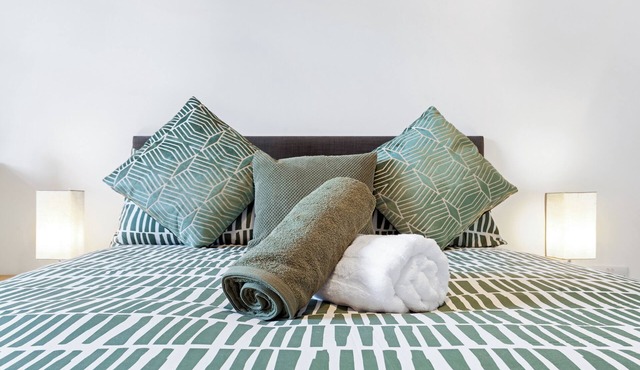 Spacious Lux Four-Bedroom Living - C London & Westminster