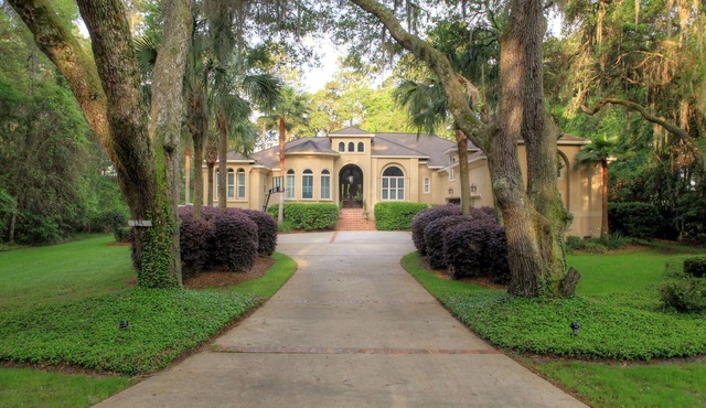 SPACIOUS LUXURY HOME