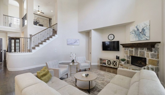 Spacious & Luxe, 5 Star Neighborhood, Movie Theater