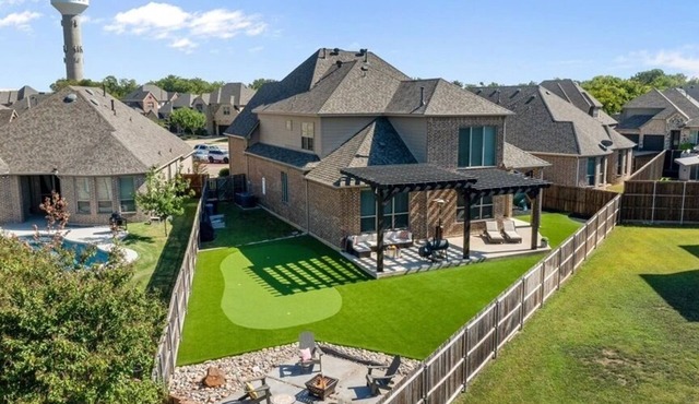Spacious Luxe Stay | 5BR/5BA | Turf Yard + Putting Green | Sleeps 12+