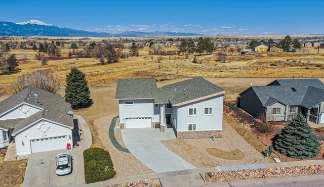 Spacious Luxury and Mountain Views