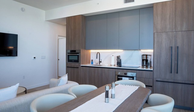 Spacious Luxury 3-bedroom apartment in fabulous Miami Beach