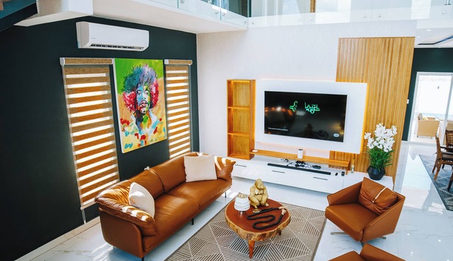 Spacious Luxury 5-Bedroom, 7 Bath Villa w/AC & Wi-Fi - 15min North of Cabarete