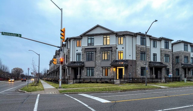 Spacious Luxury 5BR Oakville Retreat-Free Parking