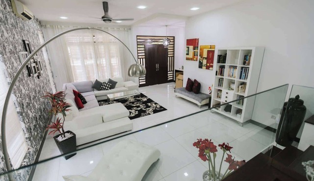 Spacious Luxury 6BR Home in Kemensah, KL