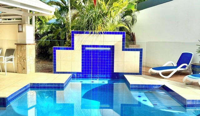 Spacious Luxury House on Clifton Beach with Heated Saltwater Pool