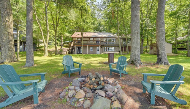 Spacious Luxury Cabin w/Deck & Dock on Bone Lake