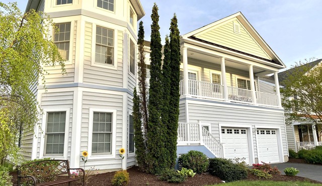 Spacious Luxury Home in Waterfront Resort with Indoor/Outdoor Pools