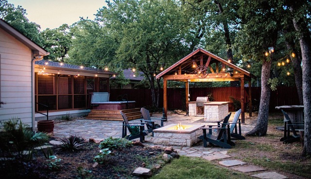 Spacious luxury home in Irving- perfect for groups, families, and Texas getaways