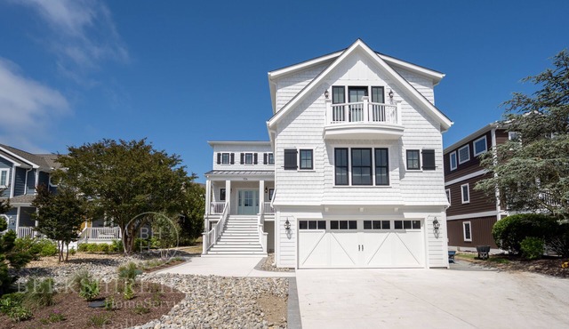 Spacious, luxury home with water views/elevator! 106 W Cape Shore Dr