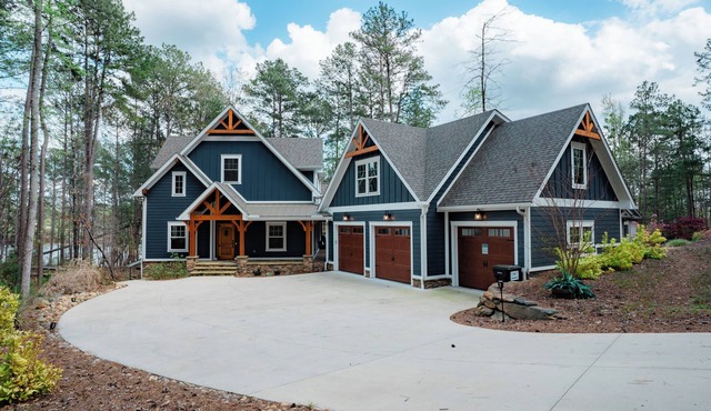 Spacious Luxury Lakefront Home w/Hottub, & Gym Near Clemson