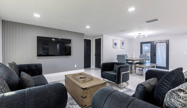 Spacious Luxury Pool Home 5BR Sleeps 12+