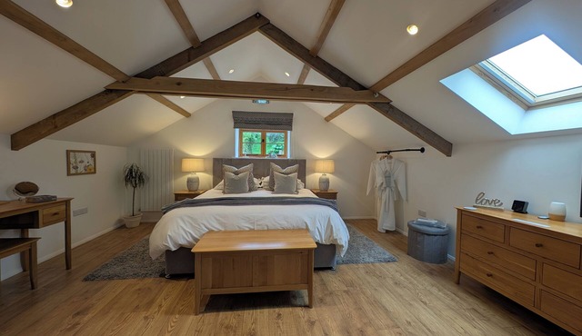 Spacious, luxury, romantic Barn for couples near Exmoor & Coast