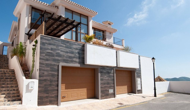 Spacious Luxury Villa with Private Pool