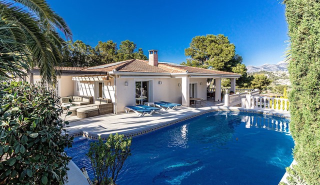 spacious luxury villa with sea views (3 bed and 3 bathrooms) in Albir/Alfaz